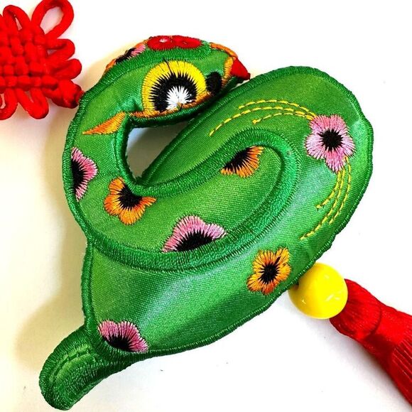 Green animal Chinese decorative  tassel hanging ornament - Picture 5 of 8